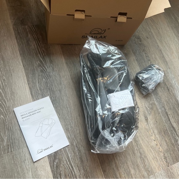 NWT Snailax shiatsu massager - Picture 6 of 8
